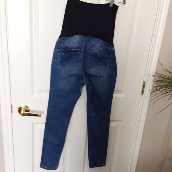 9th & Main Maternity Jeans - Picture 4 of 5